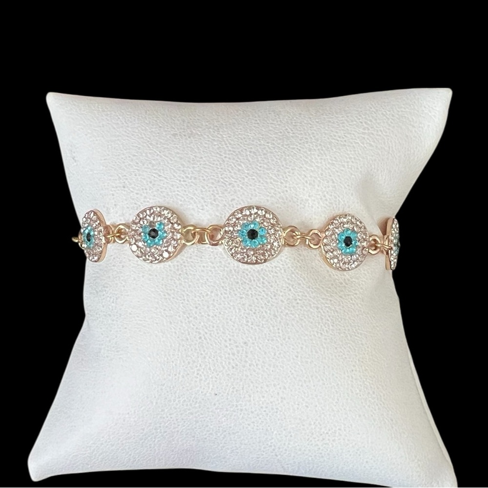 Paved evil eyes bracelet gold plated, adjustable size